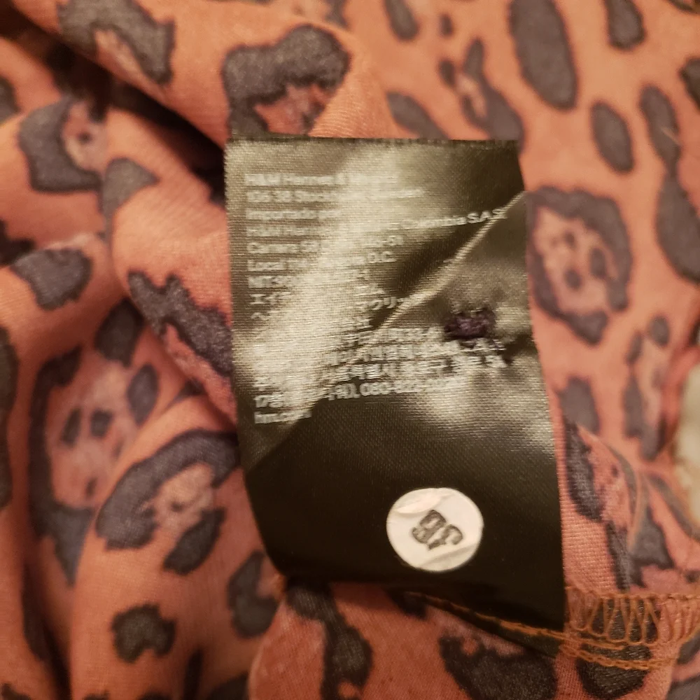 H&M Oversized Leopard Print Button Down Blouse - Picture 6 of 6